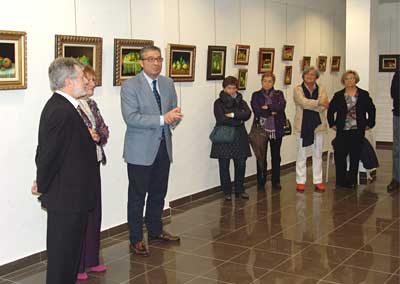 Exposición del pintor Julio Cobo en el Edificio Llosacampo