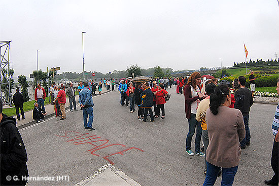 Los trabajadores advierten a la dirección de Sniace: “Si intentáis dejar una sola fábrica, la disolvemos”