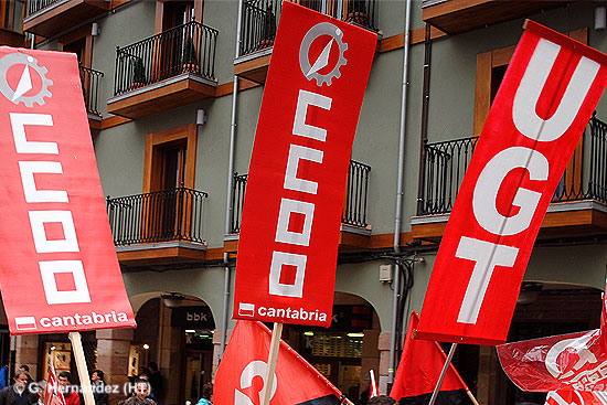 UGT y CCOO convocan una concentración en defensa de la industria cántabra durante la visita del ministro Soria UgtCcoo