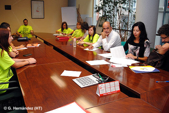 El Gobierno de Cantabria negocia con Golden Line “beneficios” para que ubique futuros contratos en Torrelavega