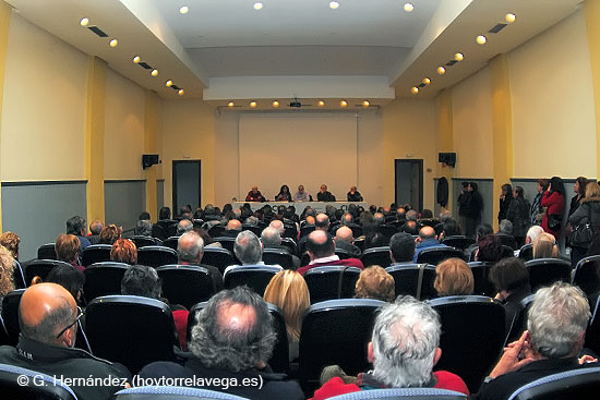 La situación de Sniace y el concurso de acreedores dejan en situación de indefensión a un centenar de mayores de 55 años