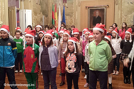 Los escolares del colegio Fernando de los Ríos y sus villancicos ponen una nota divertida y emotiva a la Navidad FernandoRiosNavidad