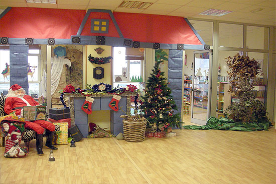 La Navidad también llega a la Biblioteca municipal Elena Soriano de Suances SuancesNavidadBiblioteca