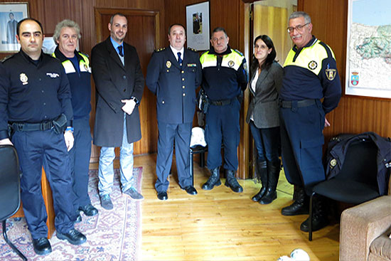 La alcaldesa y el concejal de Seguridad visitan las instalaciones de la Policía Nacional y Local AlcaldesaPolicias