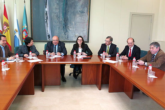 La ampliación del campus, mejora del transporte urbano y bonificaciones deportivas, cuestiones que valoran la UC y el Ayuntamiento