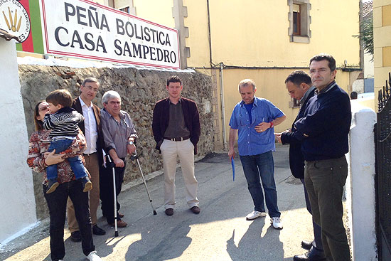 García Carmona anuncia a los vecinos de Torres que se solucionará el problema de inundaciones en la zona de la iglesia de San Pedro