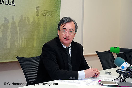 El presupuesto de 2014 tendrá una partida para obras en los centros educativos si el Gobierno regional colabora en las inversiones PRCPedroG03