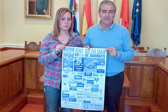 Decenas de pilotos disputan la XXI edición del Slalom Villa de Suances en La Rasa