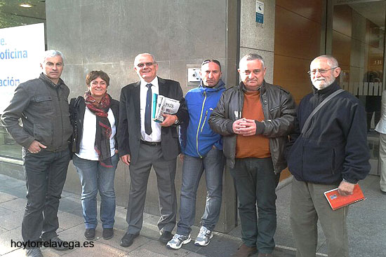 El acuerdo a la puerta de la Audiencia Nacional aplaza el juicio de Sniace hasta el 3 de julio y da un respiro a la plantilla