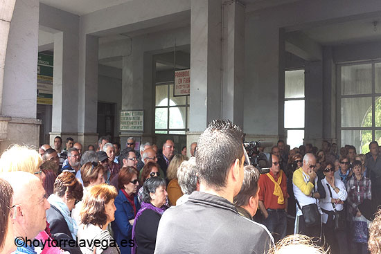 La plantilla de Sniace inicia el miércoles un encierro “límite” para forzar a los administradores a retirar el juicio en la Audiencia Nacional Sniaceasamblea1404