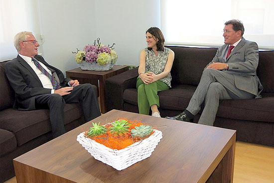 Encuentro institucional del nuevo director de Solvay, Jorge Oliveira, con la alcaldesa de Torrelavega AlcaldesaDirectoresSolvay