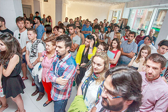 BusinessHubPresenWake