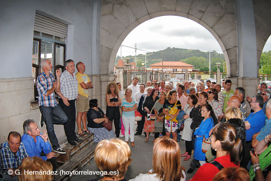 Blas Mezquita anuncia ante el comité que el acuerdo laboral en Sniace está “casi cerrado” SniaceReunion2506