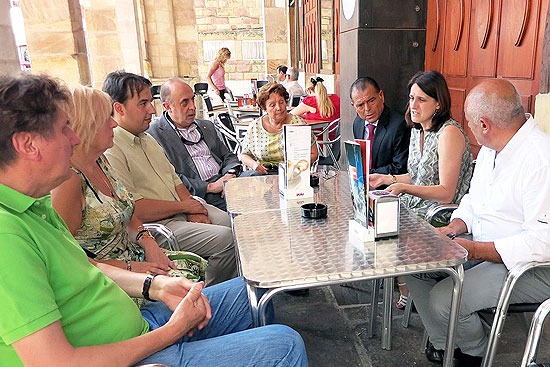 Alcaldesa y comerciantes “satisfechos” y “aliviados” de que los sindicatos hayan “reconsiderado” su posición sobre la huelga AlcaldesaComercioTerraza
