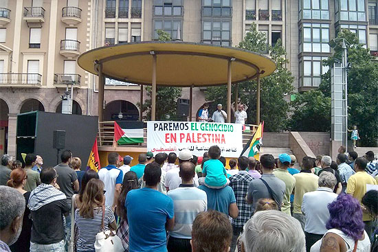 Unas 200 personas exigen a los poderes internacionales acabar con la impunidad de Israel y el genocidio en Palestina ConcentracionPalestina01