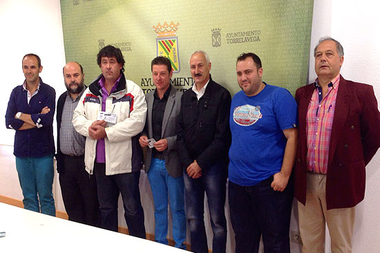 Triangular benéfico de Gimnástica, Tropezón y Racing para que la parroquia de Ganzo y Duález pueda ayudar a más de 40 familias PRCSanchezTriangularfutbol