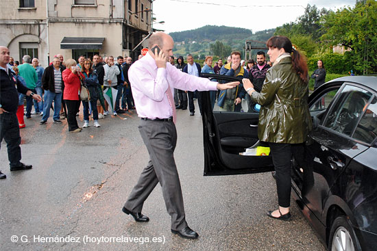 Los trabajadores bloquean el acceso al recinto de Sniace e impiden el paso al personal de Boscan y Lighnotech SniaceBloqueo0707