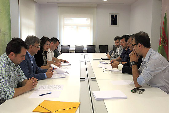 AlcaldesaReunionReindus