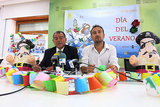 Los comercios abrirán hasta medianoche este viernes, coincidiendo con el inicio de las Fiestas de la Patrona PRCEstradaDiaVerano01