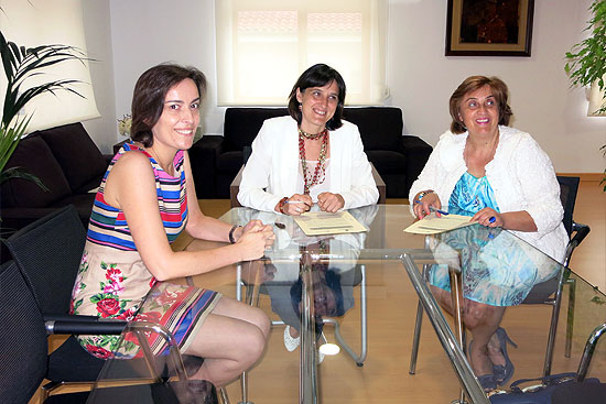 AlcaldesaConvenioAmat14