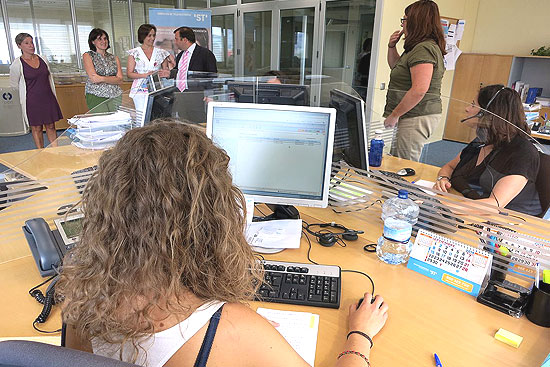 El Servicio Municipal de Teleasistencia atiende a 761 usuarios en Torrelavega AlcaldesaTeleasistencia