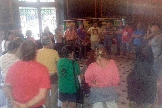 La PAH no se inscribirá en el registro de asociaciones para tener un local municipal porque es “un intento de amordazarles” PahAsambleaAyto