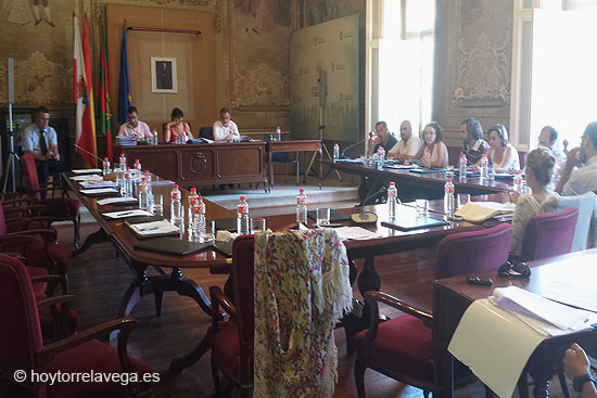 El soterramiento protagoniza un pleno con plante de la oposición incluido ante las proposiciones de Alcaldía PlenoSinPP0209