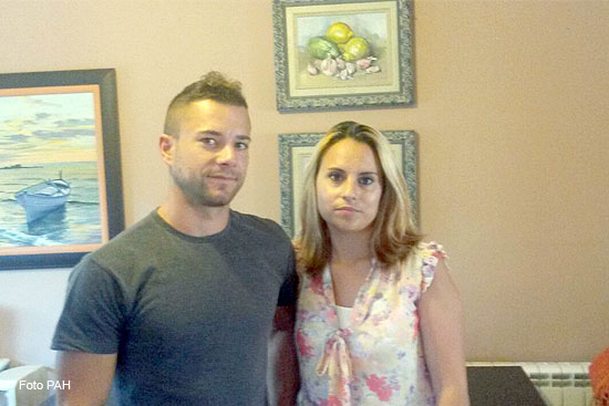 La PAH denuncia que Liberbank quiere desahuciar a una familia con dos niñas pequeñas de una vivienda de Miengo PAHDesahucioMiengo01