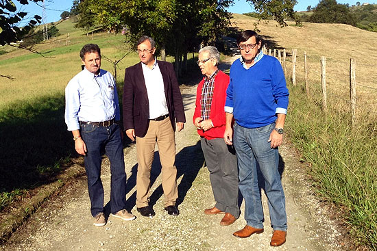El Ayuntamiento de Torrelavega invertirá 55.000 euros en la mejora de las carreteras de La Montaña PRCPedroGLaMontana