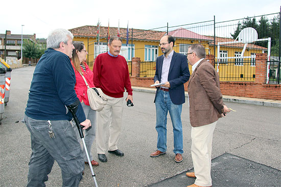 El Ayuntamiento realizará mejoras en los parques infantiles de Torres y estudiará crear una nueva zona verde PSOEUrracaTorres