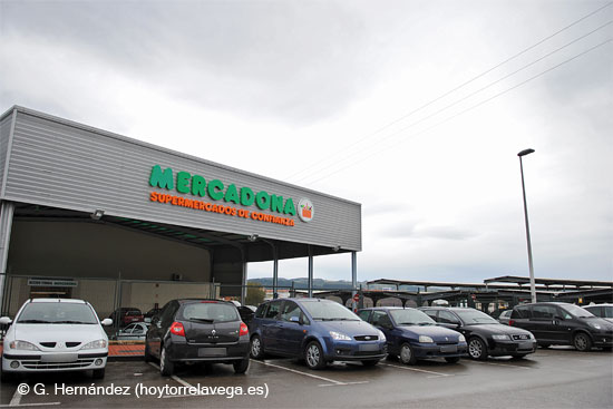 Dos individuos con recortadas atracan un furgón de Prosegur en el Mercadona de Sierrapando MercadonaSierrapando01