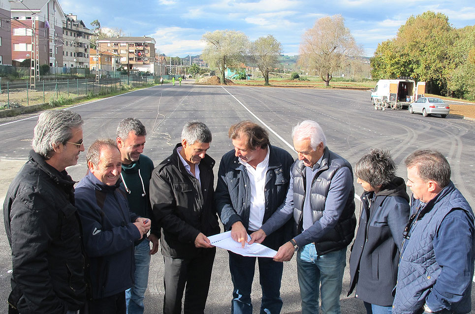El nuevo aparcamiento habilitado a la entrada de Puente San Miguel se abrirá en diciembre ReocinAparcamientoOOPP