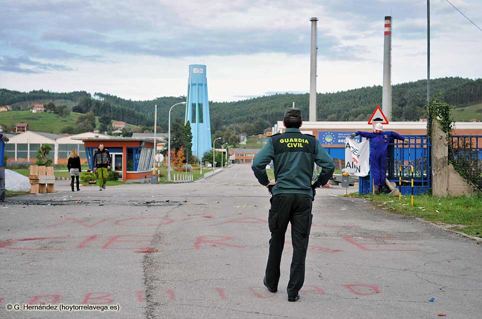 “Saint-Gobain quiere despidos low-cost y no lo vamos a consentir bajo ningún concepto” SaintGobainConcen2711