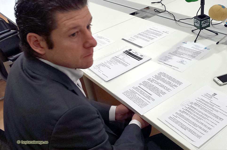 Sánchez denuncia a la policía la manipulación del libro de registros de la piscina y amenaza con querellarse contra el PP PRCSanchezPiscina