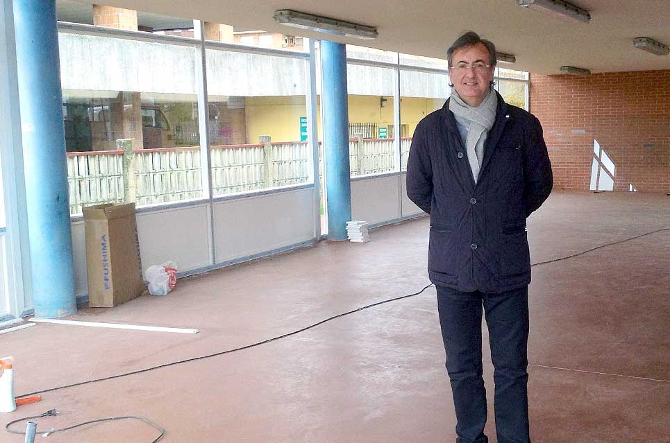 El concejal de Obras anuncia que el cerramiento del patio del parvulario Marigalante estará listo “en unos días” PRCPedroGMarigalante02