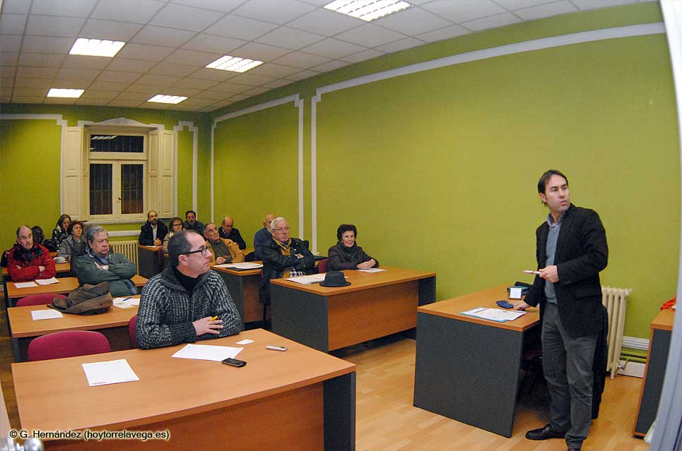 La Concejalía de Medio Ambiente quiere impartir talleres de ahorro energético en los barrios PSOEUrracaTallerEnergetico02