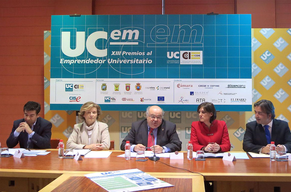Torrelavega patrocina el galardón al mejor proyecto en Medio Ambiente de los Premios UCem AlcaldesaPremiosUCEM2015