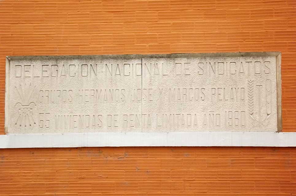 IU pide la retirada de los símbolos franquistas que se mantienen en muchos edificios de la ciudad IUMemoriaHistorica