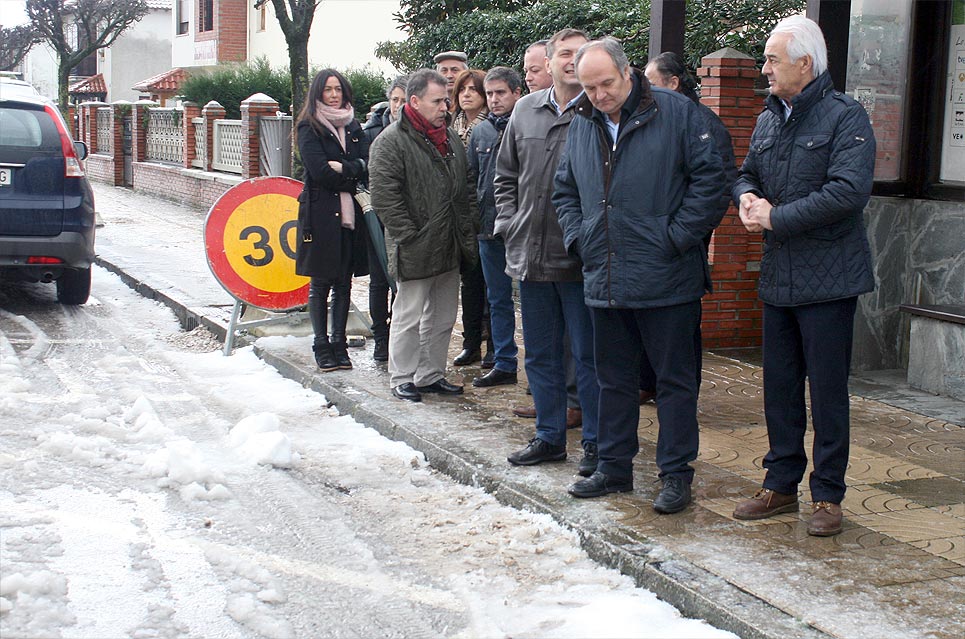 El Gobierno de Cantabria renueva la red de abastecimiento del barrio de Santa Bárbara en Reocín ReocinConsejeroAbastecimiento