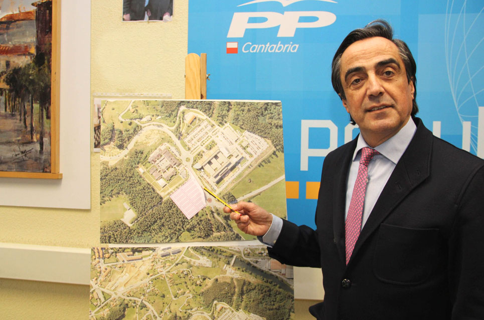 El PP pide la cesión de una finca municipal para que el Gobierno regional gestione la construcción de un parking en Sierrallana PPCalderonParkigSierrallana