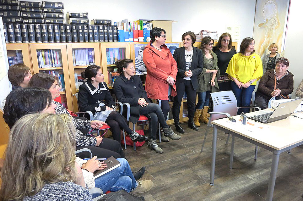 Reabre sus puertas el Espacio Mujeres, cuya gestión ha sido adjudicada a la empresa Códice por tres años AlcaldesaEspacioMujeresReape