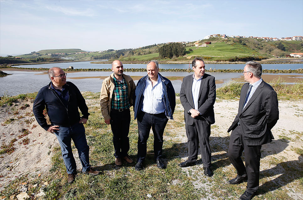 El proyecto de recuperación de la cantera de Cuchía prevé la retirada de 300.000 metros cúbicos de rellenos de la marisma MiengoCanteraCuchia