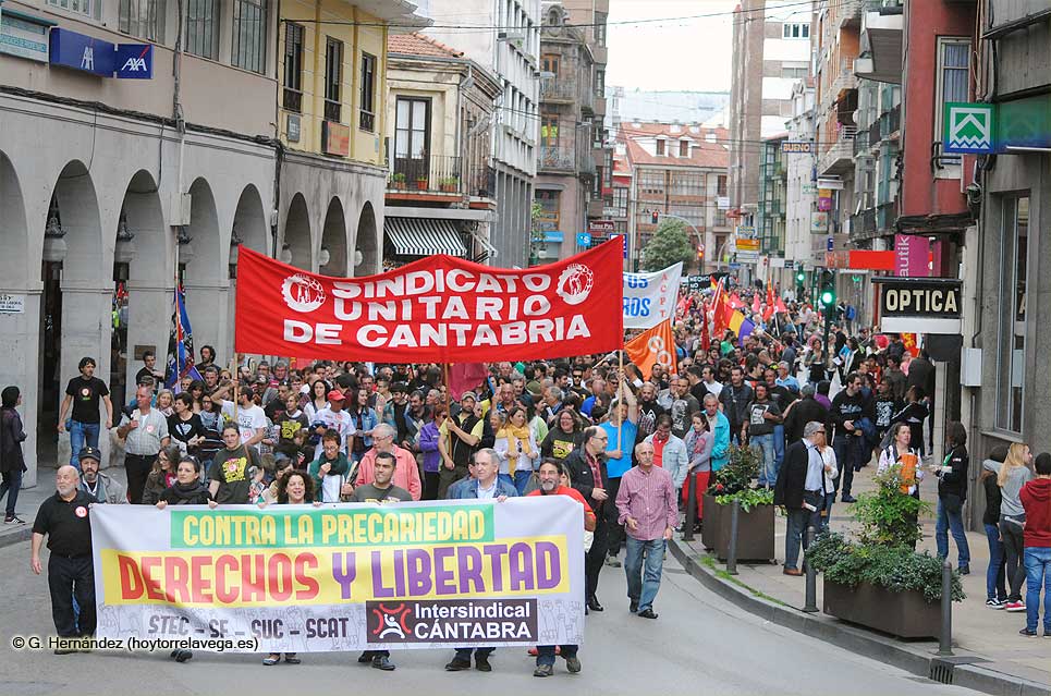 La Intersindical Cántabra se manifiesta el 1 de Mayo en Torrelavega bajo el lema “Nos jugamos todo” 1DeMayo2015