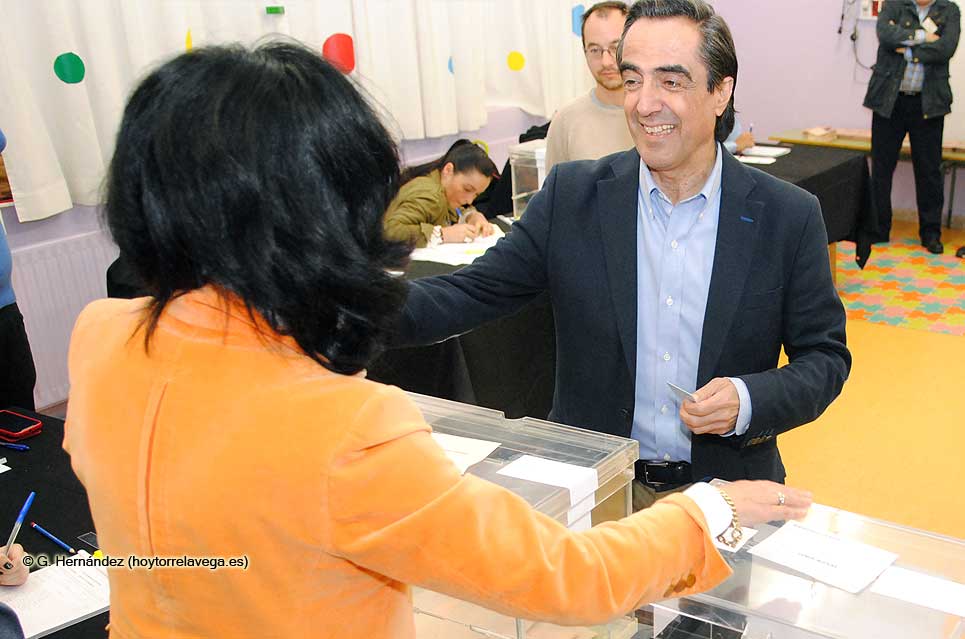 Calderón anuncia que se reunirá con todos los candidatos a la Alcaldía excepto el regionalista Javier López Estrada PPCalderon03