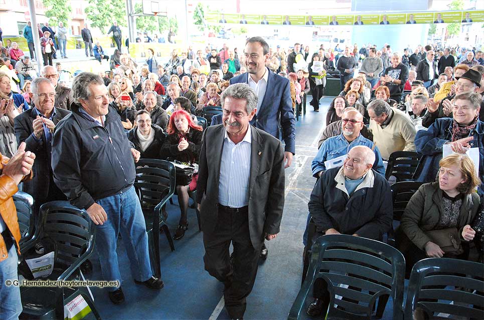 Elecciones 24M: López Estrada (PRC) se compromete a trabajar por “ese futuro próspero al que tenemos derecho” PRCLopezEstradaCierreCampana