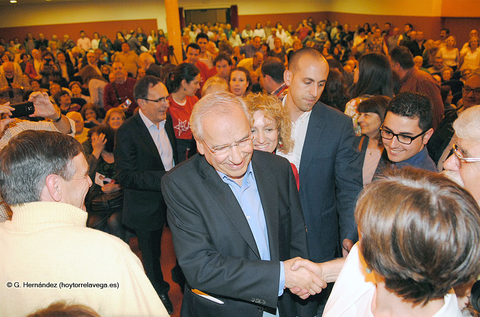 Elecciones 24M: Guerra advierte que la abstención es “el peor enemigo” del PSOE y anima a votar para “cambiar” las cosas PSOEMitinGuerra01