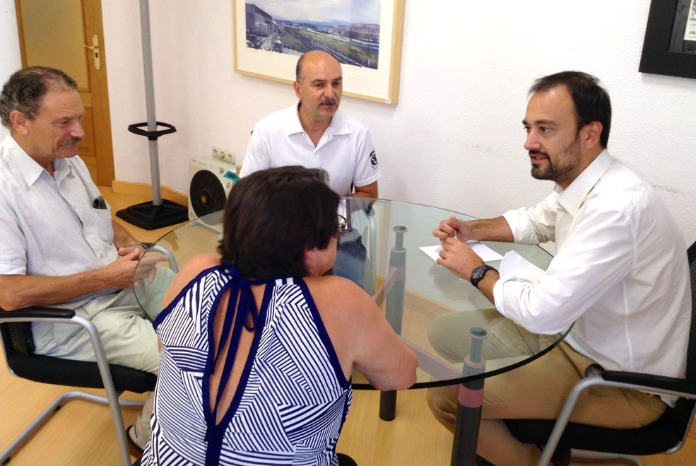 Los vecinos de Torres quieren una rotonda en la Avenida de Oviedo para mejorar la seguridad en los accesos al pueblo PRCEstradaAAVVTorres
