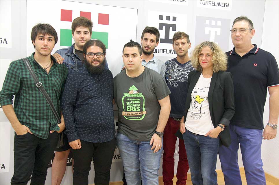 Septiembre e Ixeles 1050, ganadores del II Concurso de Maquetas, tocarán el 20 de agosto en las Fiestas de la Virgen Grande PSOEPortillaMaquetasGana15