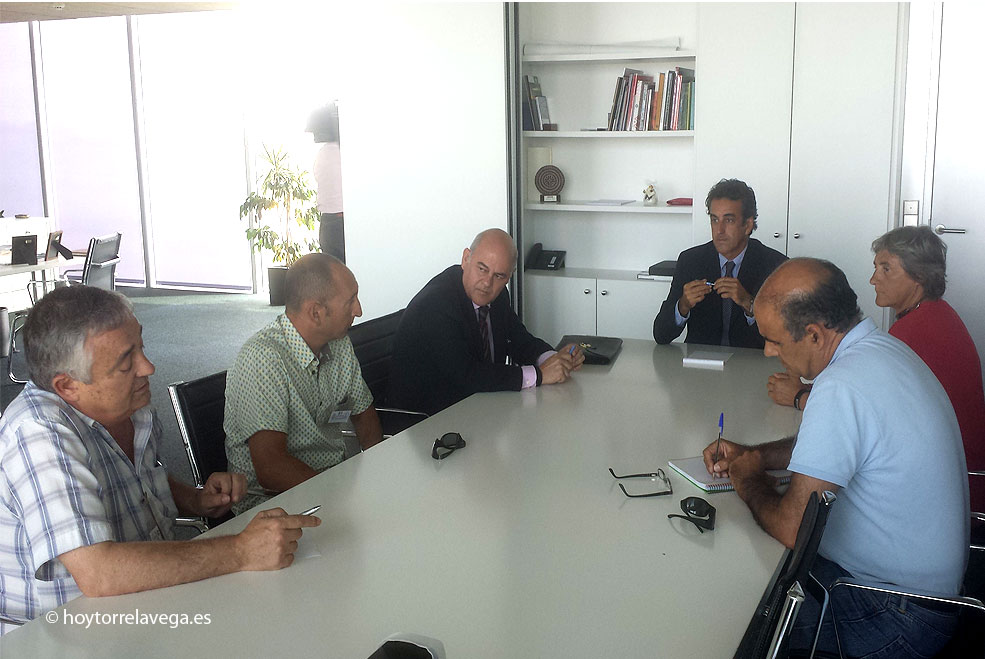 El nuevo Gobierno de Cantabria “cumplirá” sus “obligaciones” para que Sniace pueda reabrir en octubre SniaceReunionTripartita1607