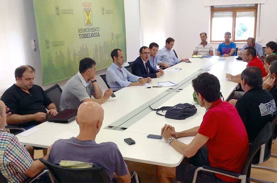 El concejal de Deportes pide la colaboración de las EDM para crear una nueva Escuela Multideporte ViaderoSanchezEDM